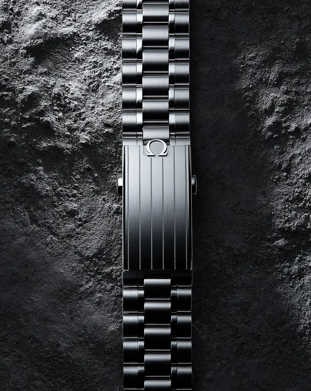 Omega_Speedmaster_Moonwatch_MasterChronometer_Bracelet_1000
