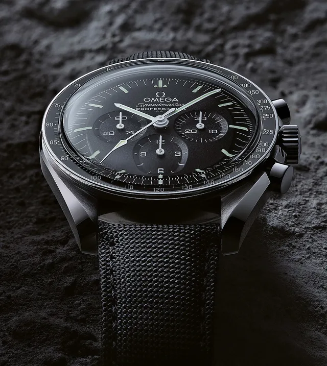 Omega_Speedmaster_Moonwatch_MasterChronometer_front_1000