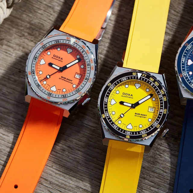 Square-DOXA-Sub600T-on-strap-group-4994