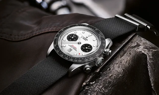 Tudor_Black_Bay_Chrono_flat_1000