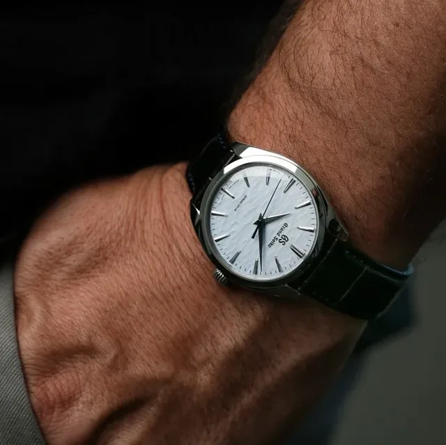 Grand_Seiko_Omiwatari_SBGY007-Wrist_1000