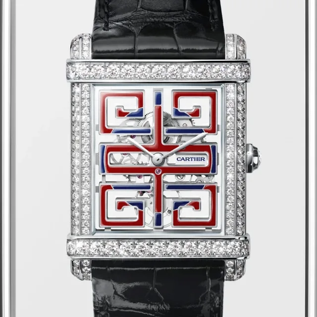 Cartier_Cartier-Prive_close-up_HPI01507-_-813x1024-1