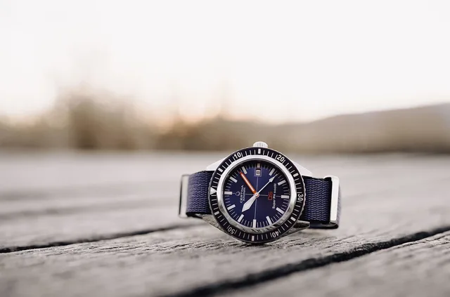 Certina_DS_SuperPH500M_C037.407.18.040.10_04_PR_Medium__jpg___max_3000px___72dpi__11478