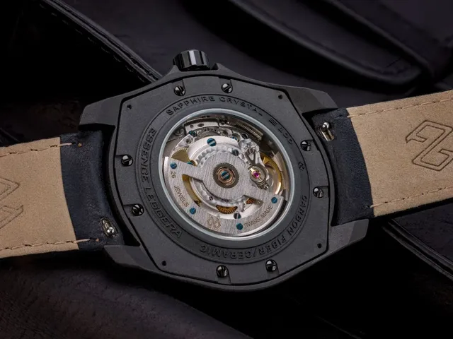 Formex-Essence-Leggera-41mm-Automatic-Chronometer-Case-back