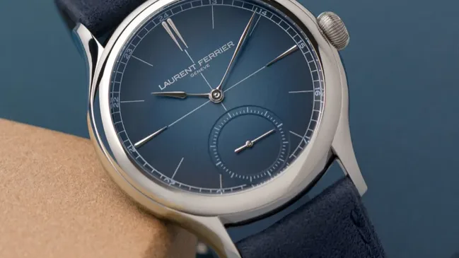 Laurent-Ferrier_Classic-Origin-Blue_Watch_LCF036.T.CG_Front-Lifestyle-866x1024-1