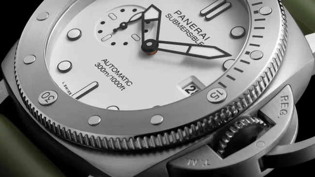 Submersible QuarantaQuattro Steel