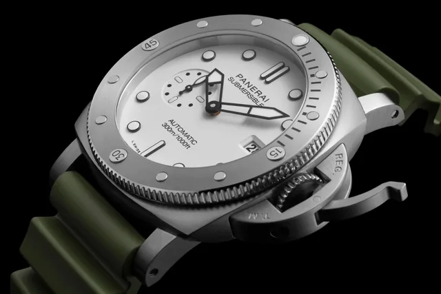 Submersible QuarantaQuattro Steel