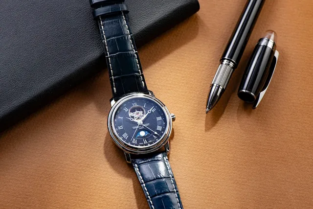 2022_Frederique_Constant_FC-335MCNW4P26_Classics_Heart_Beat_Moonphase_Date_Detail_1©Eric_Rossier_HD