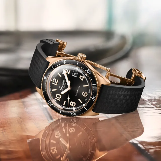 Glashütte Original_1-39-11-17-91-33_SeaQ RG_Mood_sRGB