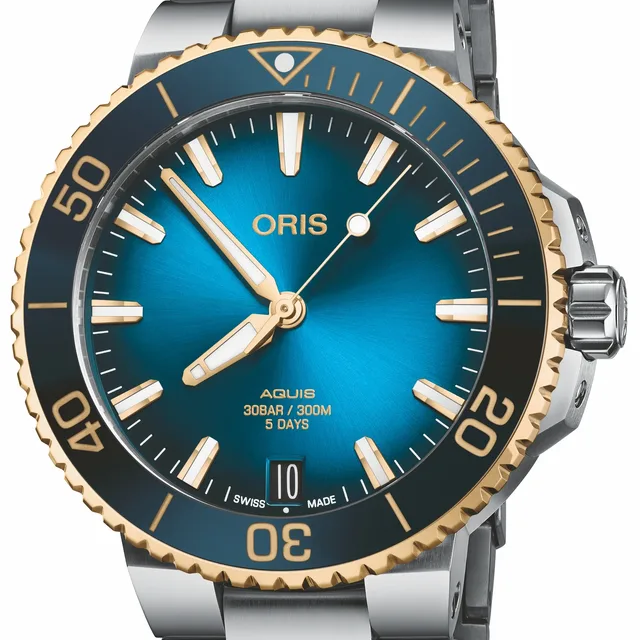 01 400 7769 6355-07 8 22 09PEB - Aquis Date Calibre 400 Bi-Colour
