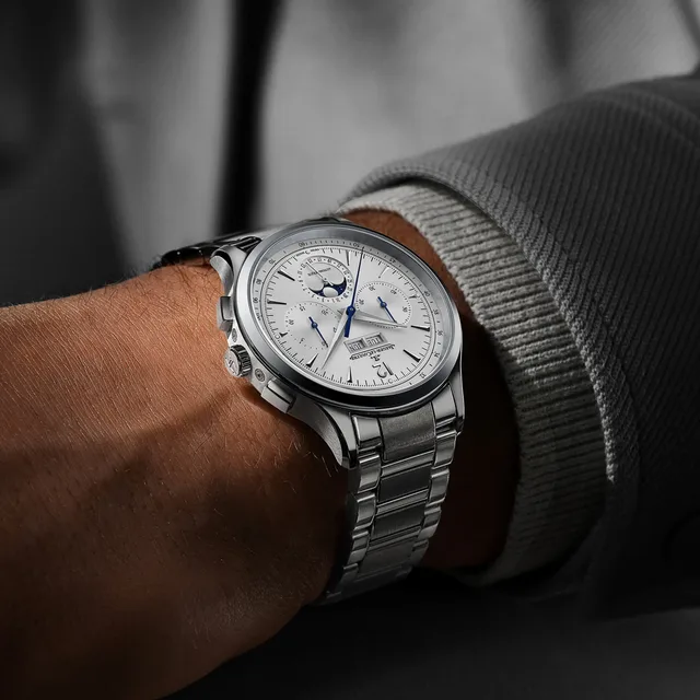 2022-fathers-day-master-control-chronograph-calendar-wristshot-1-16.9-300dpi
