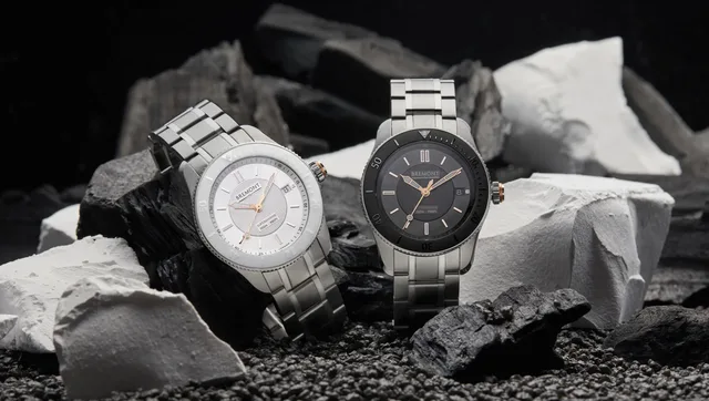 Bremont-S300-BK-BR-22-Group-BFIX-1