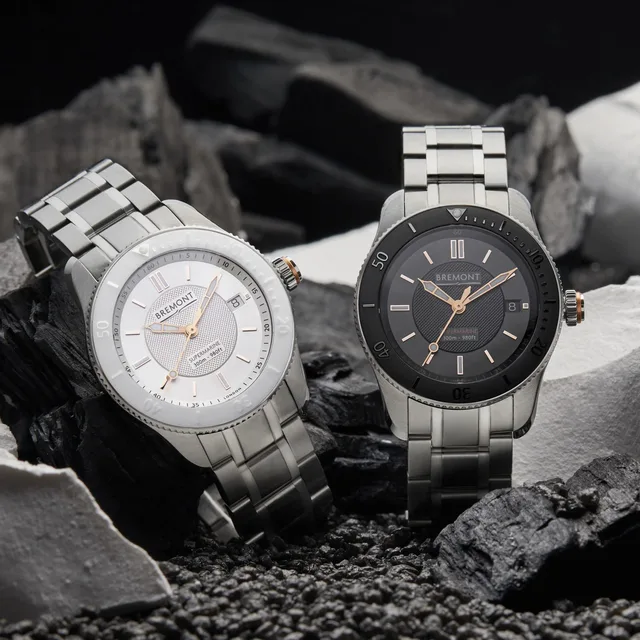 Bremont-S300-BK-BR-22-Group-BFIX