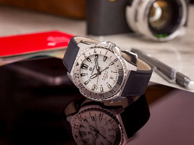 Formex-Reef-GMT-42mm-Automatic-Chronometer-White-Dial-on-Stainless-Steel-Bezel-on-black-leather-strap-1
