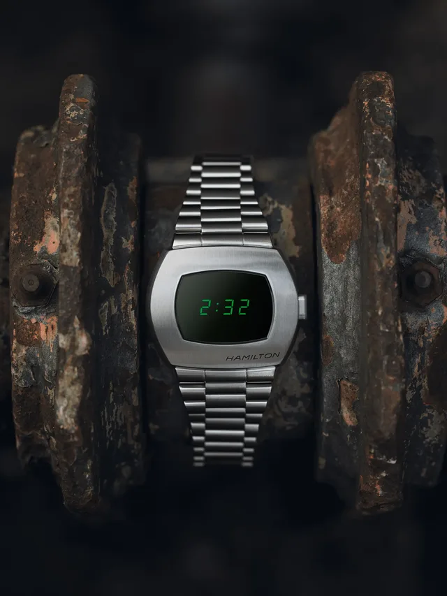 Hamilton_PSR_Quartz_Green_H52414131_Lifestyle_3_Digital_Resolution___JPEG___72_DPI_13584