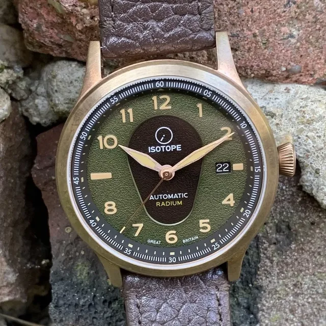 Isotope-Old-Radium-front-1