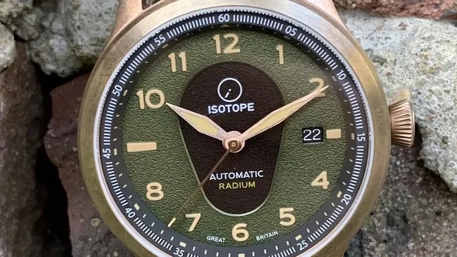 Isotope-Old-Radium-front-1