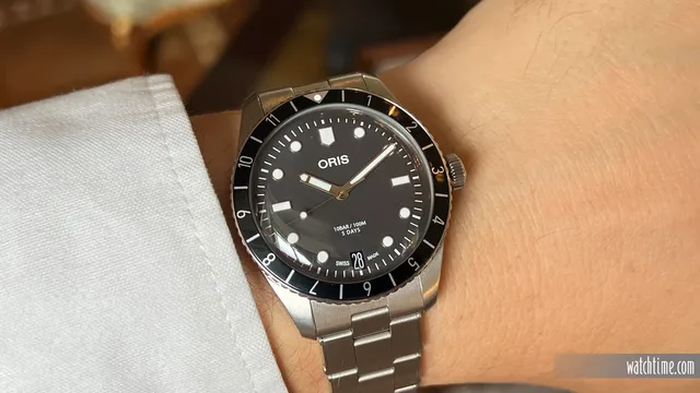 Oris_65_Diver_Bracelet_Cal_400_Wrist_Geneva_2022