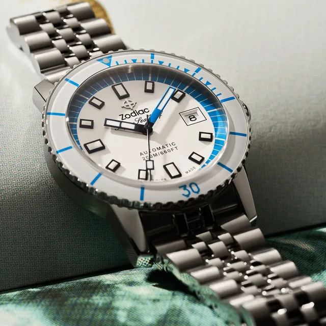 ZOD4831594 FA22 Zodiac Blue Story Feature and Social Photography