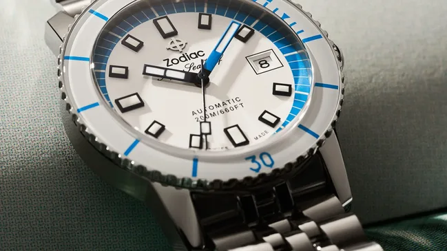 ZOD4831594 FA22 Zodiac Blue Story Feature and Social Photography