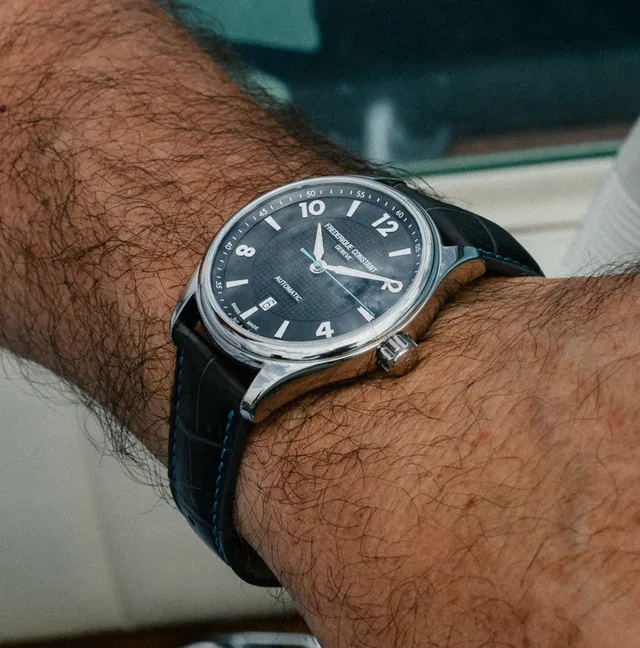 2022_Frederique_Constant_FC-303RMB5B6_Runabout_Automatic_Lifestyle_2