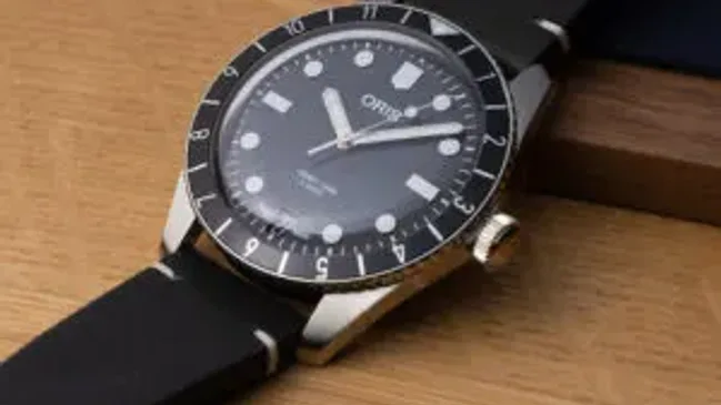 Divers-Sixty-Five-Divers-Sixty-Five-12H-Calibre-400-leather-strap-300x300