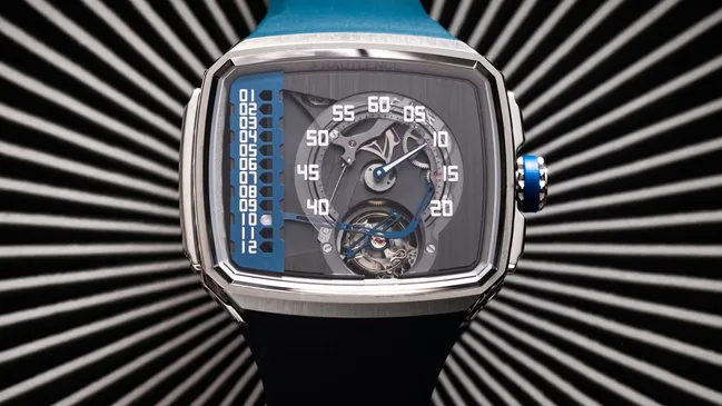 Hautlence_Linear_AD50_ST00_Lifestyle_01-1