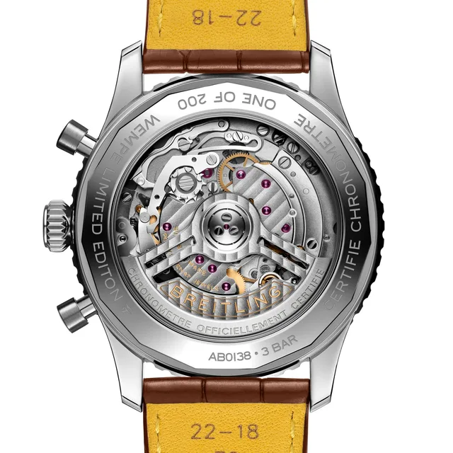 Navitimer-Signature-Collection-BL500265-Alligatorlederarmband-02