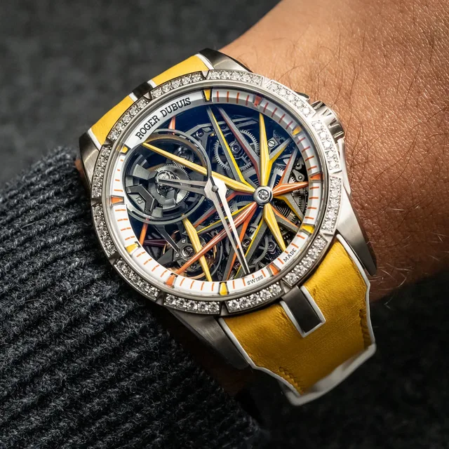 Roger-Dubuis-Excalibur-Blacklight-Monobalancier--11