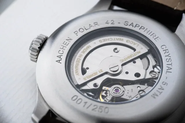 862157-Aachen-Polar-42_Detail-Ruckseite