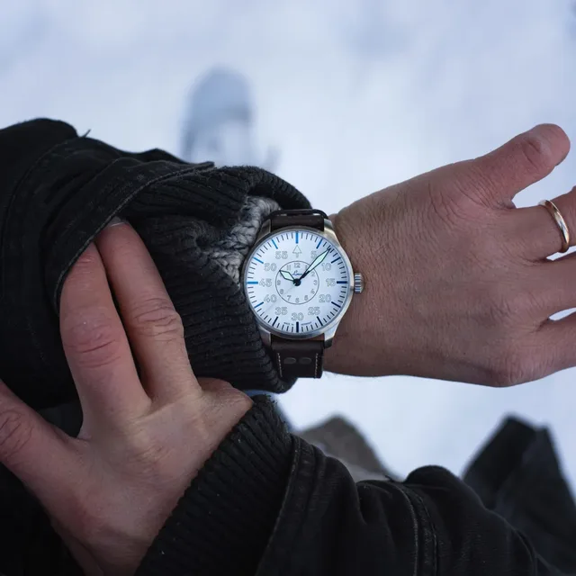 862157 Aachen Polar 42_Wristshot