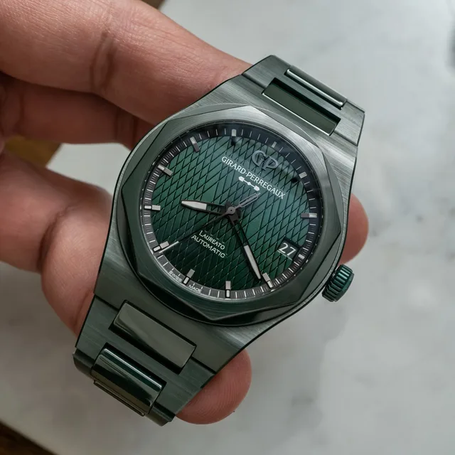 Girard-Perregaux Laureato Green Ceramic Aston Martin