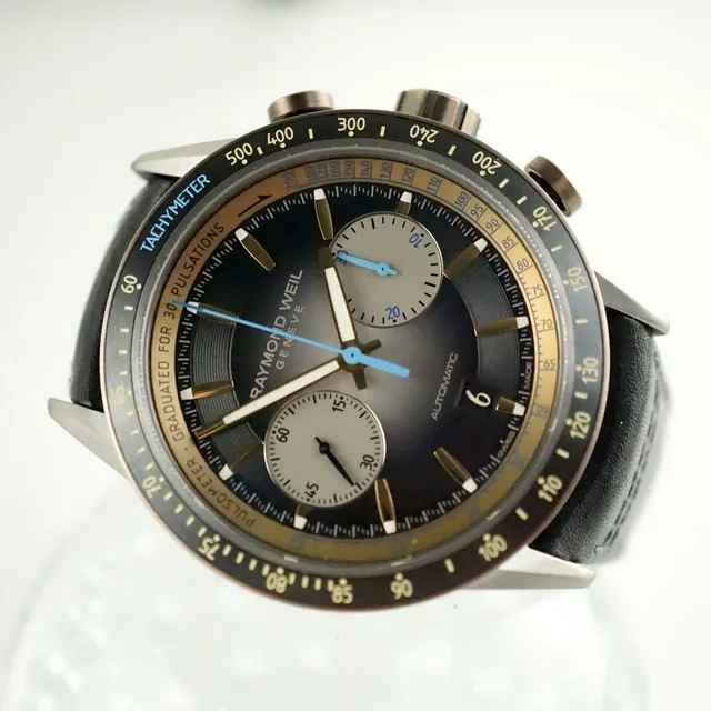 Front-Raymond-Weil-Freelancer-Bi-Compax-Chronograph