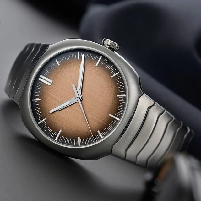 H-Moser-Cie-Streamliner-Smoked-Salmon--2