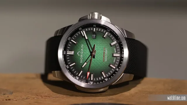 Norqain_Indepencence_40_Green_Strap_Frontal_Zermatt_2023