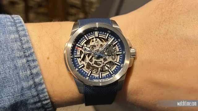 Norqain_Indepencence_42_Skeleton_Blue_Strap_Wristshot_Zermatt_2023