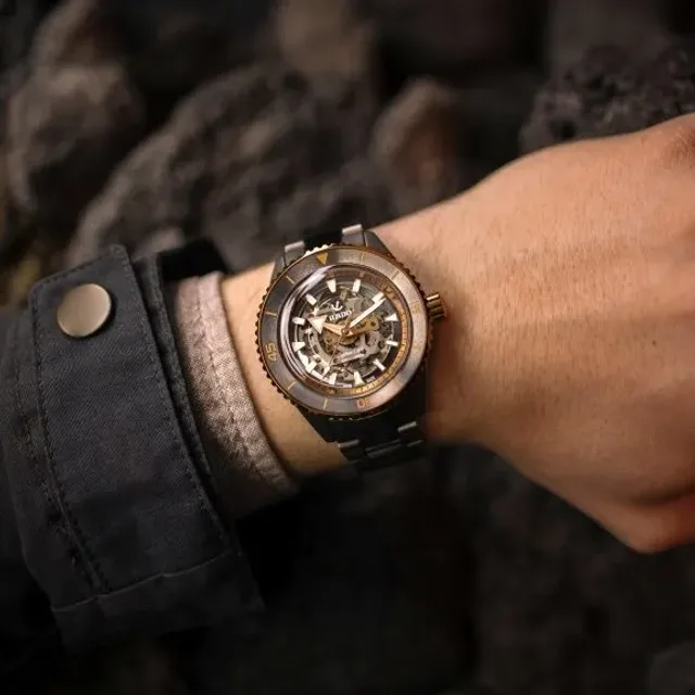 Rado_Captain_Cook_HTC_Skeleton_R32148162_LS_pj