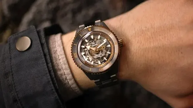 Rado_Captain_Cook_HTC_Skeleton_R32148162_LS_pj