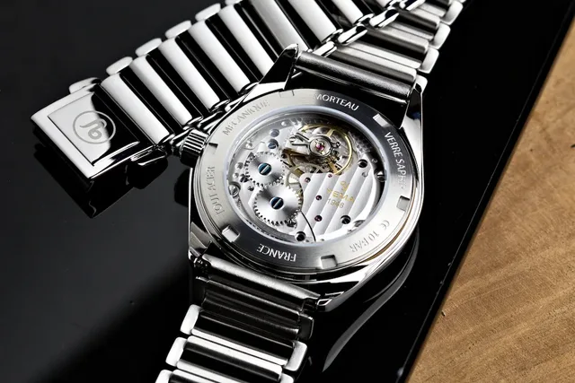 YEMA-URBAN-FIELD-Caseback-2