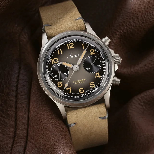 square SINN_356_FLIEGER_Klassik_AS_E_hoch_CMYK