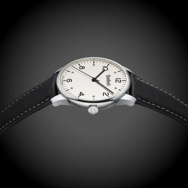 Hanhart-PIONEER-Silva-3h-Perspektive-white-high-res