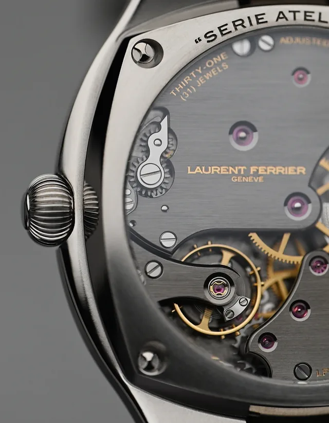 Laurent-Ferrier_SA©rie-Atelier-V_Sport-Auto-40_Watch_LCF040.T1.V1GCO_Front-Lifestyle_3-web