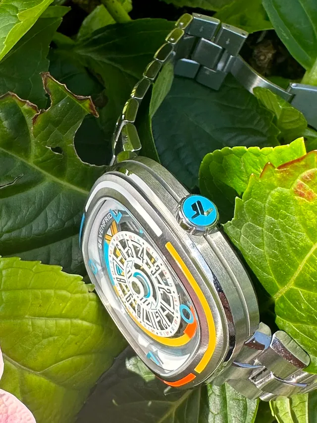 SevenFriday-Bauhaus-crown