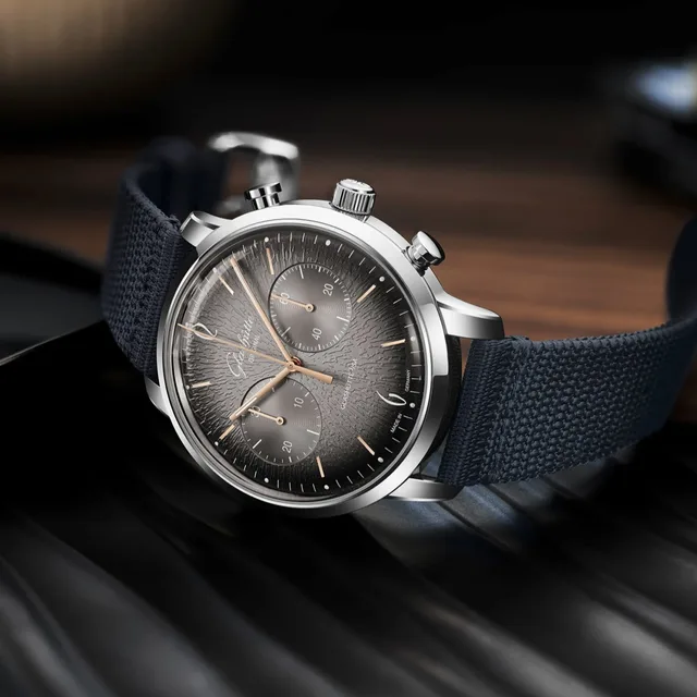 1-39-34-06-22-04-Sixties-Chronograph-Mood-rgb-25cm-scaled