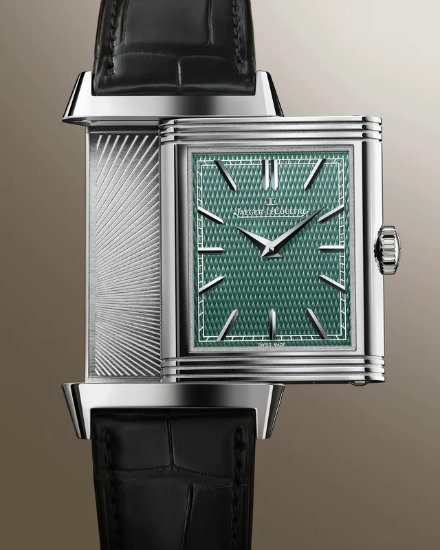 2023-reverso-tr-enamel-waterfall-ono-closeup-recto-3200x4000px-4.5-adobergb