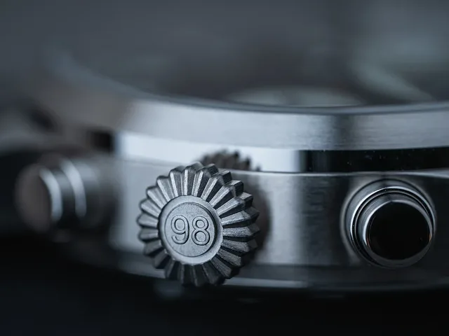 862166_Edition-98-crown
