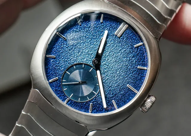 h moser and cie streamliner small seconds blue enamel