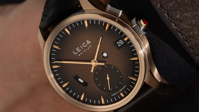 Leica_Watch_ZM_1_Gold_Limited_Edition_Ambient_03_HiRes