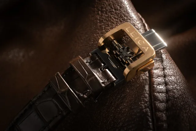 Leica_Watch_ZM_1_Gold_Limited_Edition_Ambient_11_HiRes