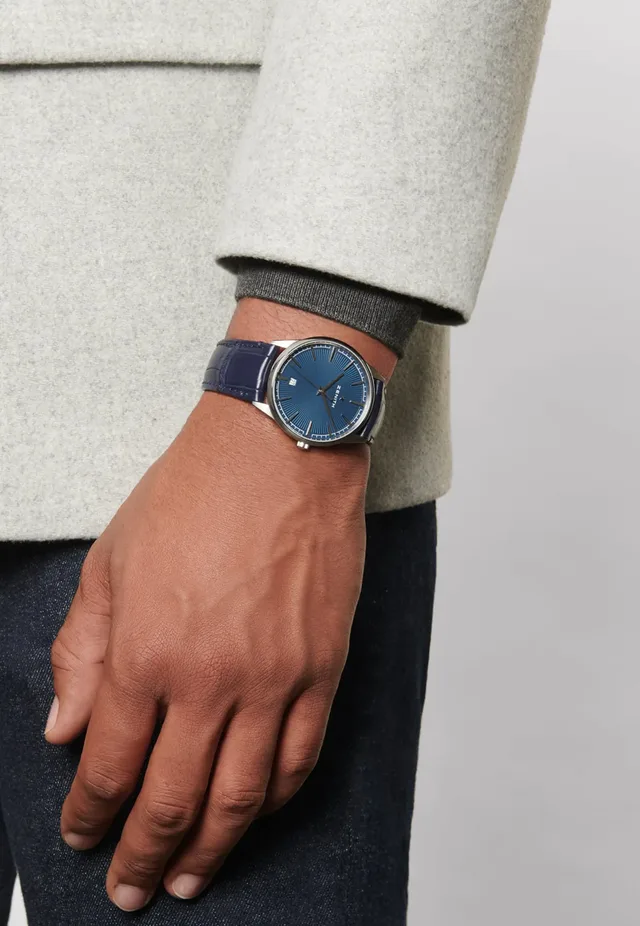 Zenith-Elite-Classic-on-the-wrist.png